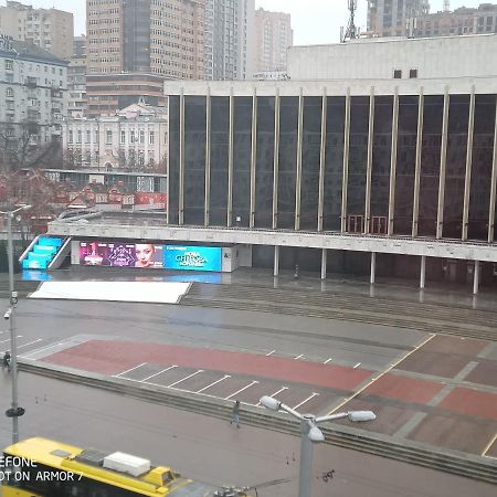 Двухкомнатная Квартира С Видом На Дворец Украина 基輔 外观 照片