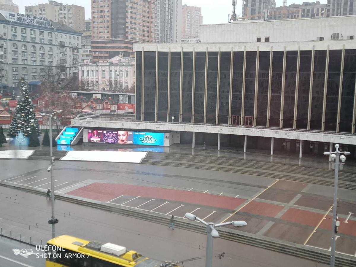 Двухкомнатная Квартира С Видом На Дворец Украина 基輔 外观 照片